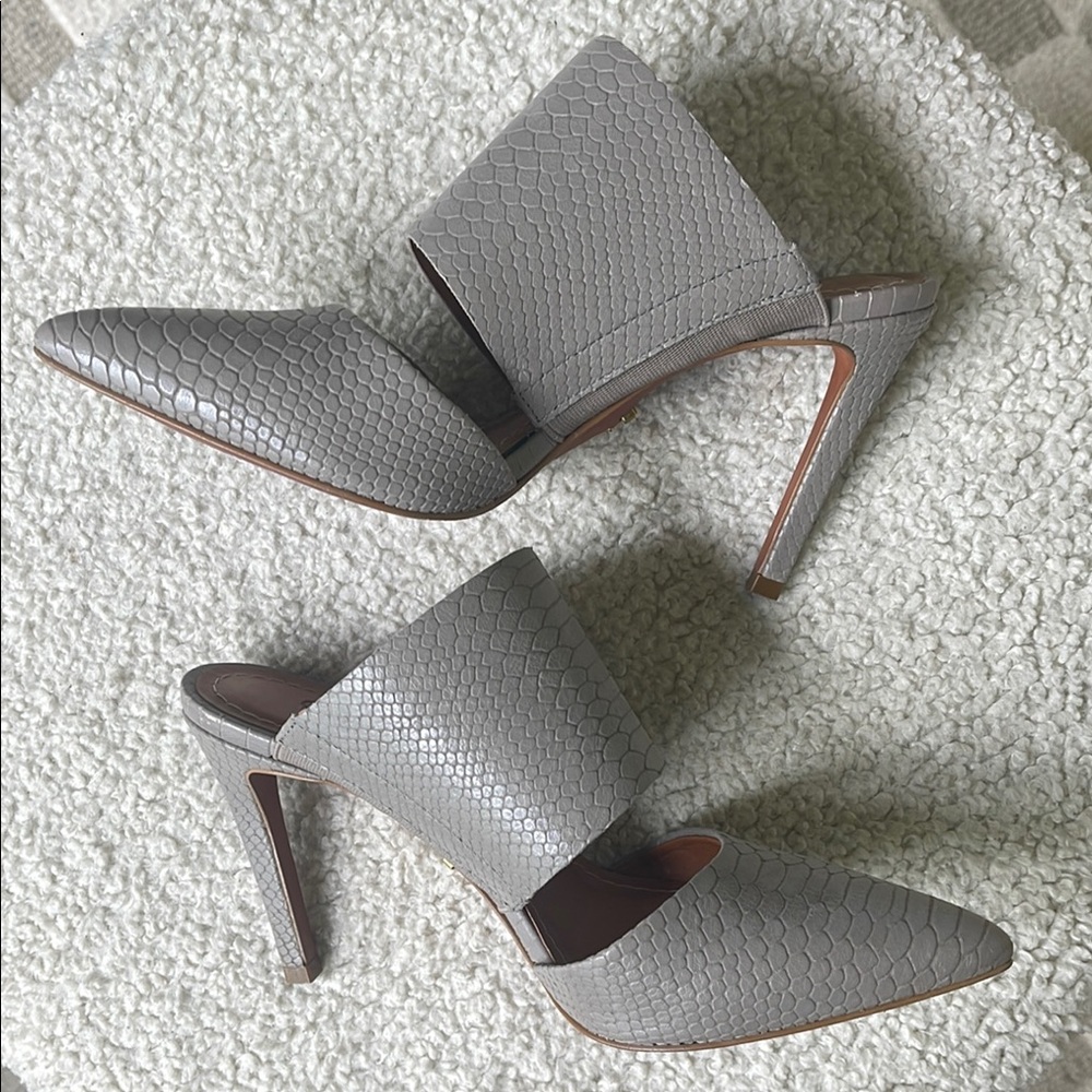 Carrano Grey Heel, Sz 6 (EUR37)